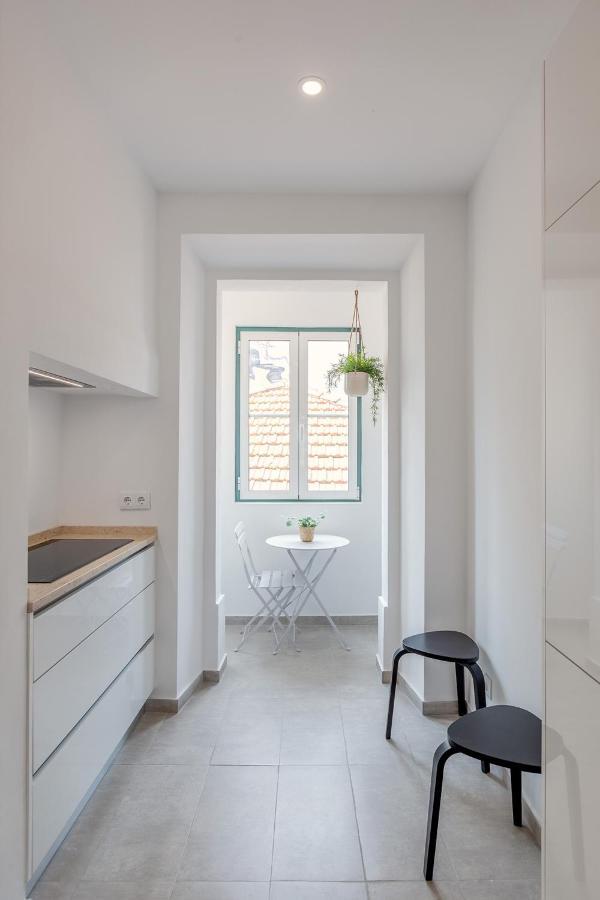 Sunny House - Bright 2 Bedroom Apartment W/ Office Lisbon Exterior photo